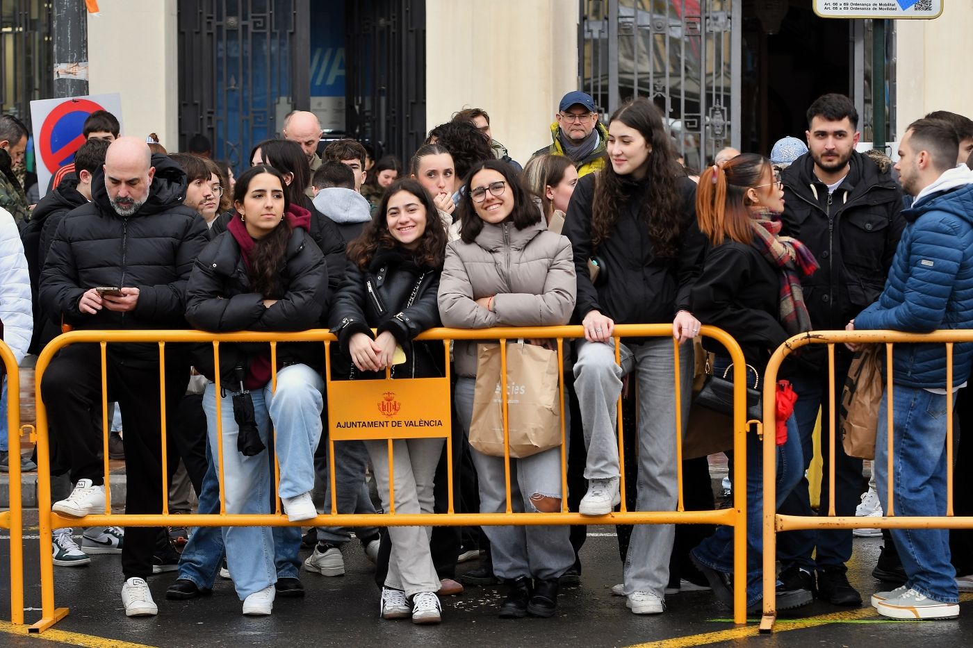 FOTOS | Búscate en la mascletà del lunes 3 de marzo