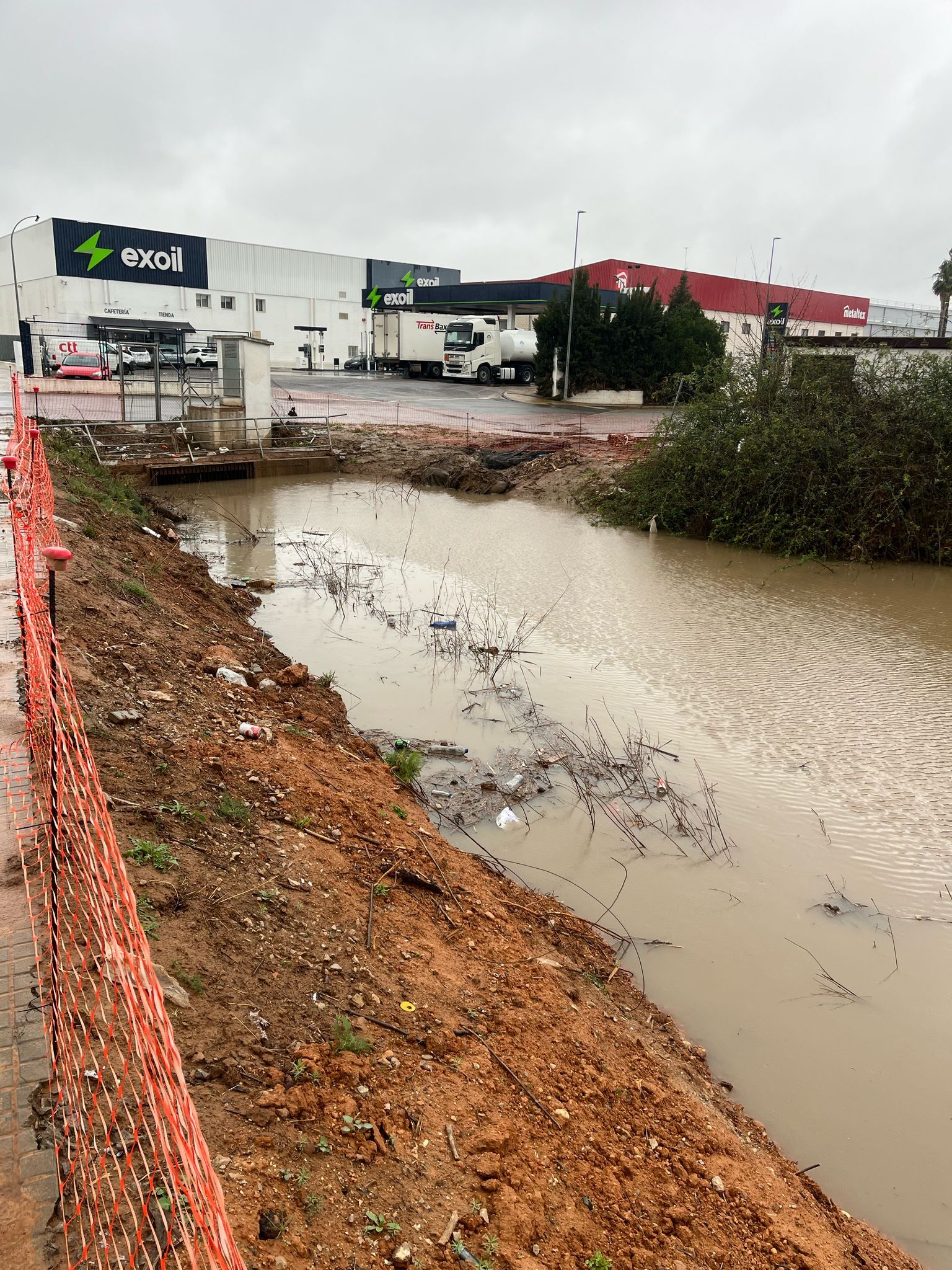 Inundaciones en el polígono de Riba-Roja