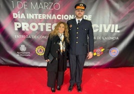 La concejala Adelina González, junto a Francisco Lona.