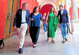 José Antonio Rovira, Pilar Tébar, Marta Alonso y Nicolás Bugeda, en el Centro del Carmen.