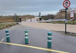 Paso cortado en Sagunto por la Policía Local para evitar incidentes.