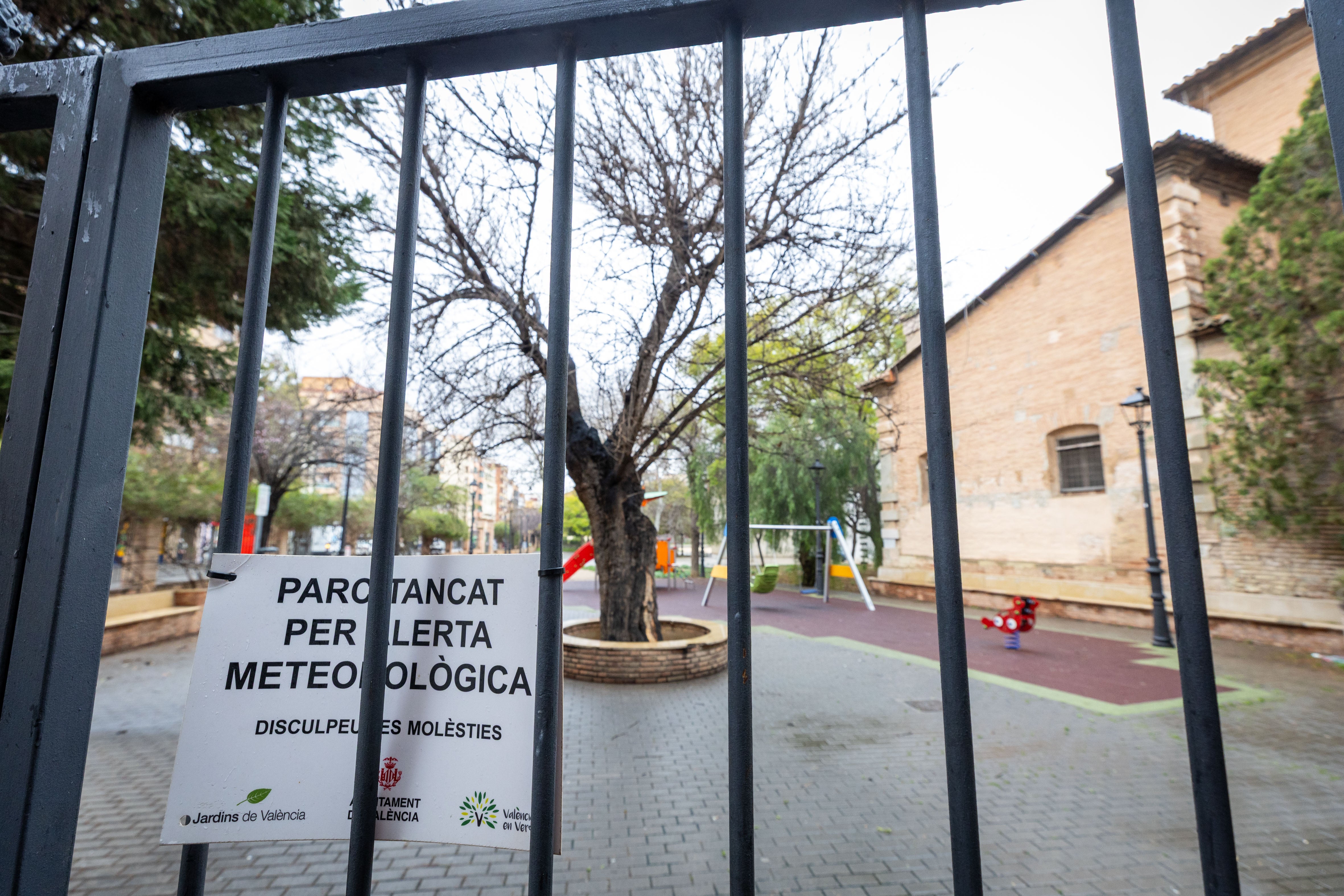 Valencia, desierta tras la alerta por lluvias