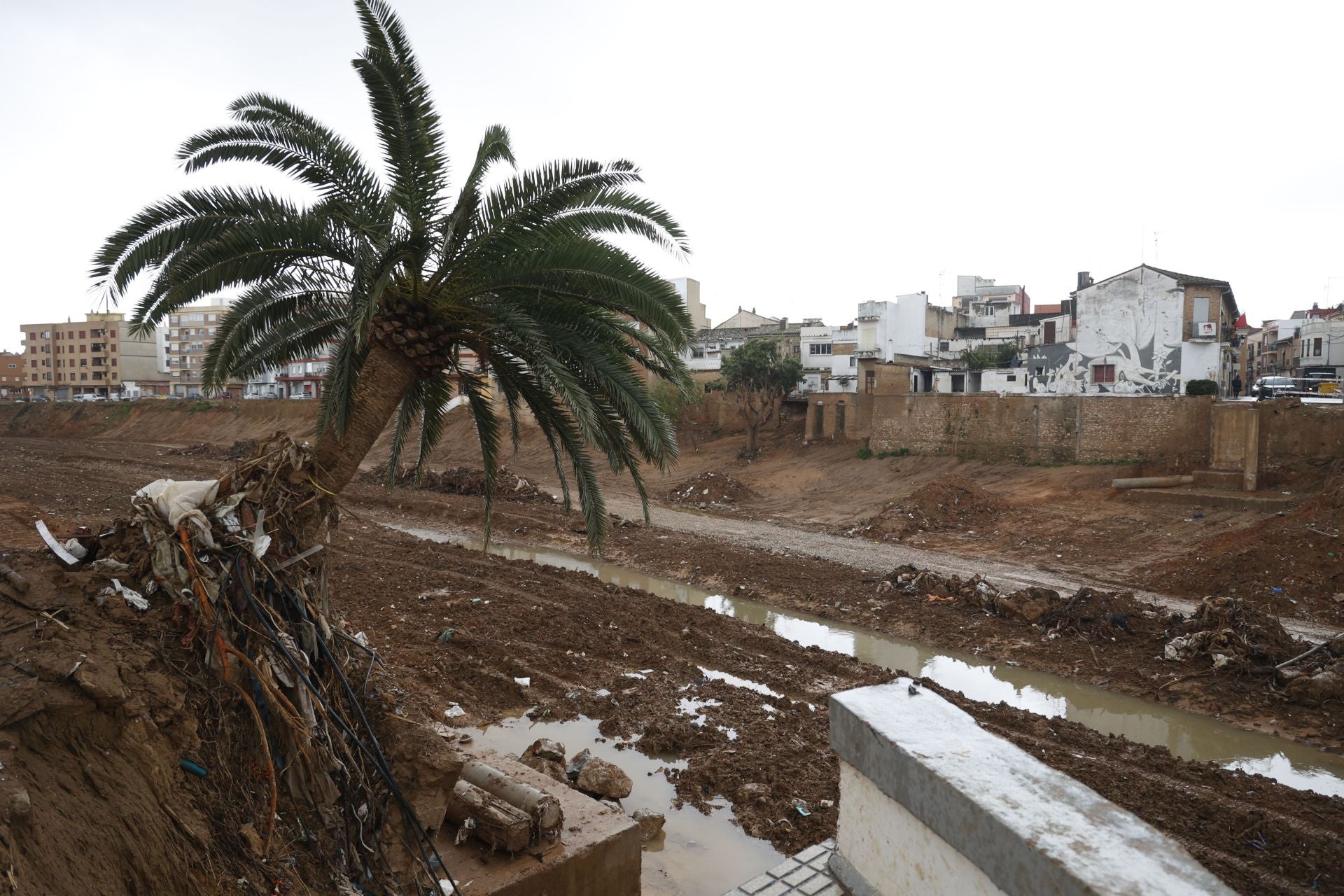 La alerta por el temporal paraliza las obras de reconstrucción en Paiporta