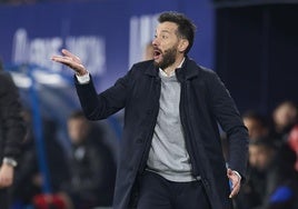 Carlos Corberán, durante un partido del Valencia.