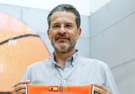 Pedro Martínez con una camiseta.