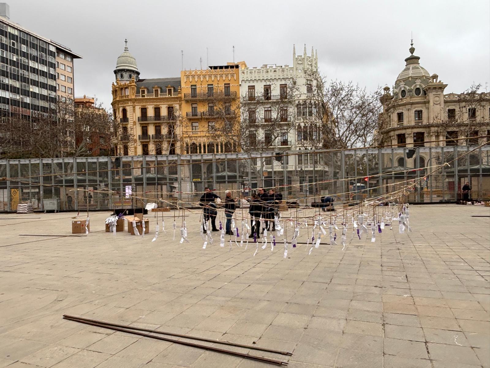 Estallido de alegría y pólvora tras tres días sin mascletaes en Valencia