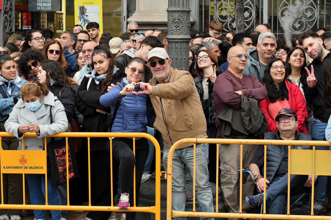 Búscate en la mascletà del sábado 8M