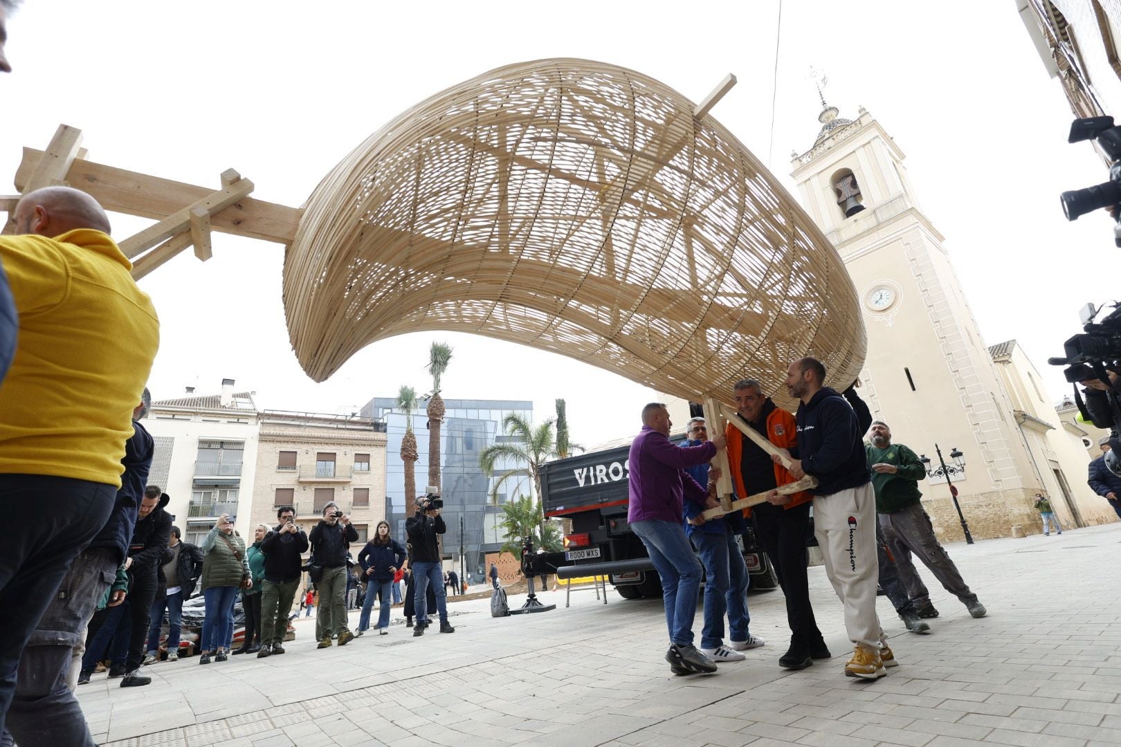 Fotos de la falla solidaria de Paiporta