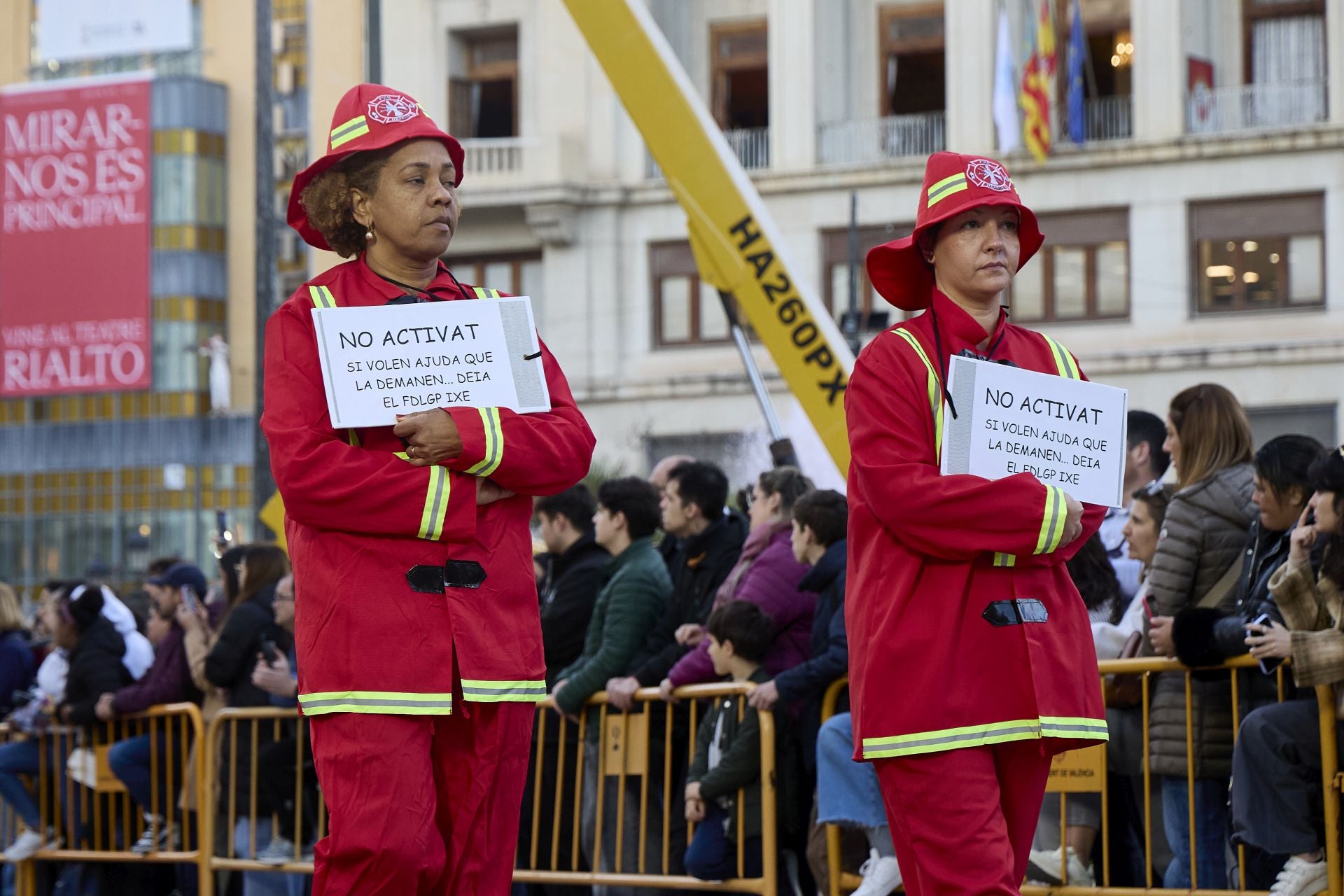 La Cabalgata del Ninot 2025, en imágenes