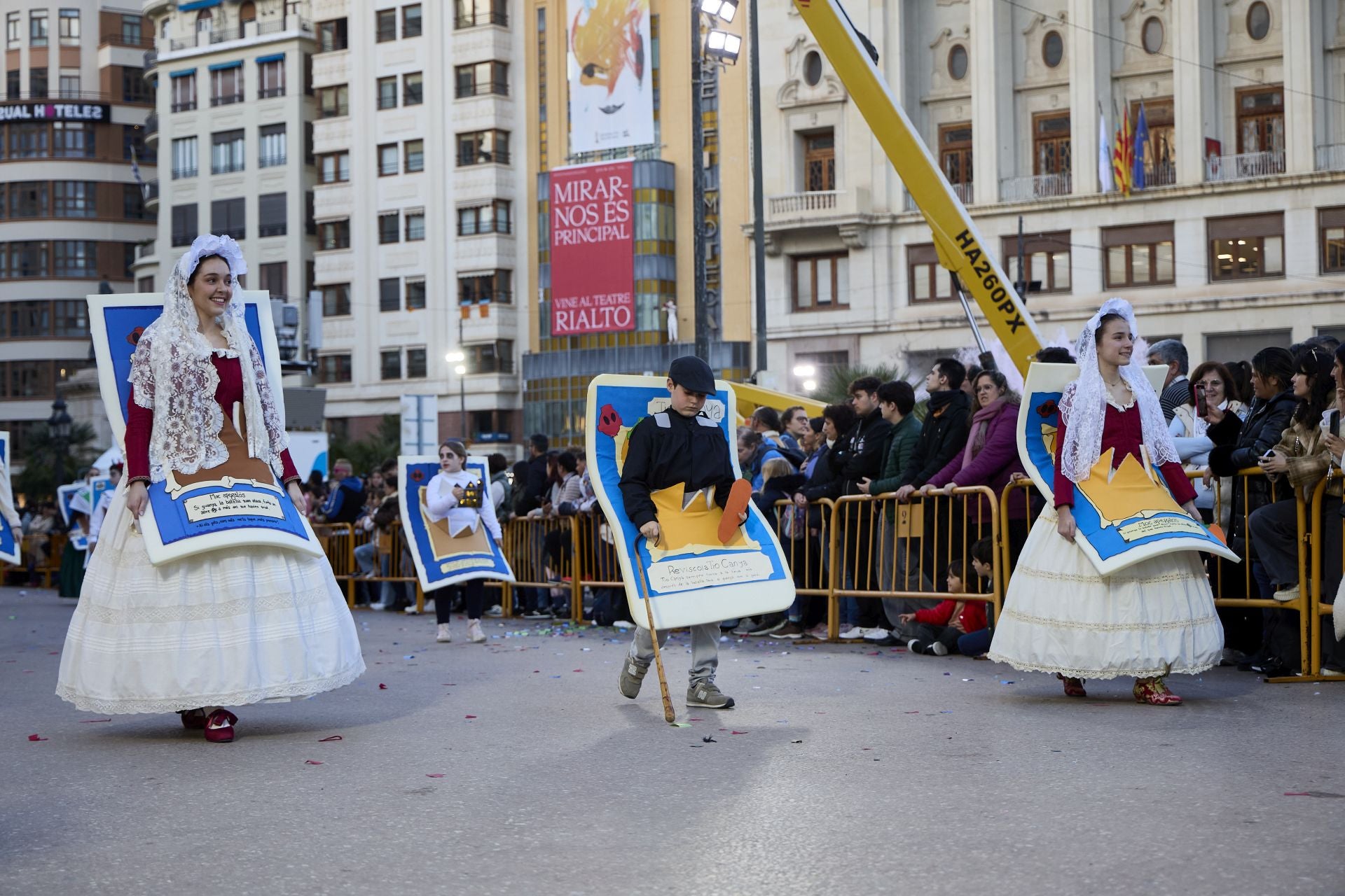 La Cabalgata del Ninot 2025, en imágenes