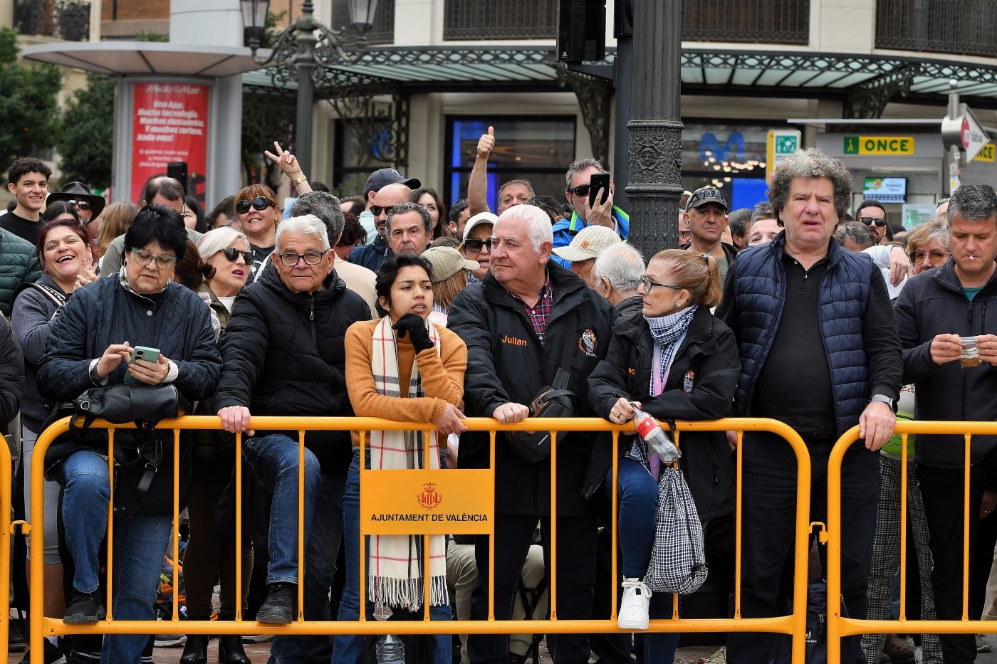 Búscate en la mascletà del lunes 10 de marzo