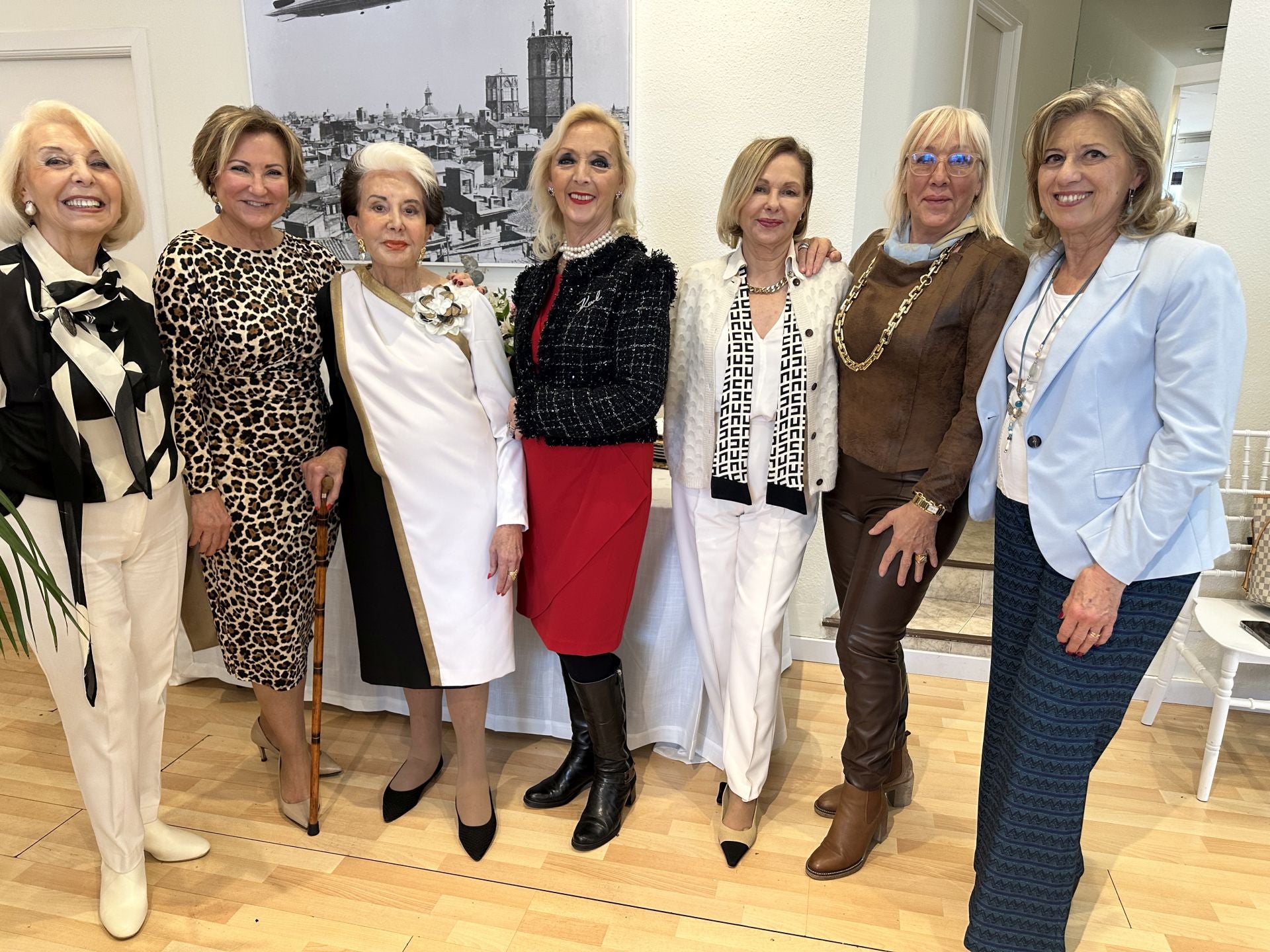 Paqui Sauri, Teresa Ballester, Marisa Marín, Amparo Llácer, Maribel Soriano, Mercedes Hermosilla y Maribel Molins.