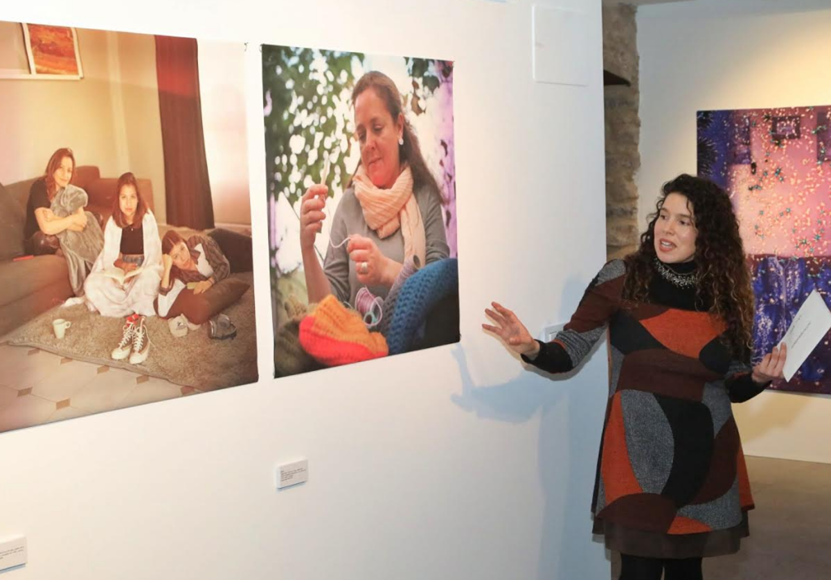 La muestra fotográfica «Maternajes Transfronterizos» de Gabriela Rivera llega al Centro Cultural Melchor Zapata de Benicàssim