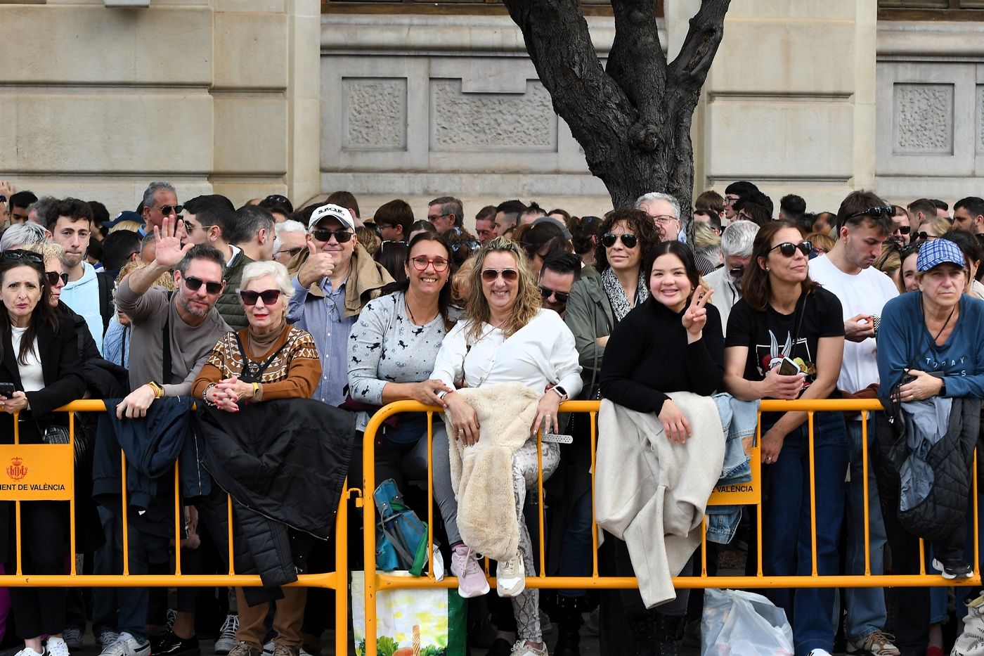 FOTOS | Búscate en la mascletà del martes 11 de marzo