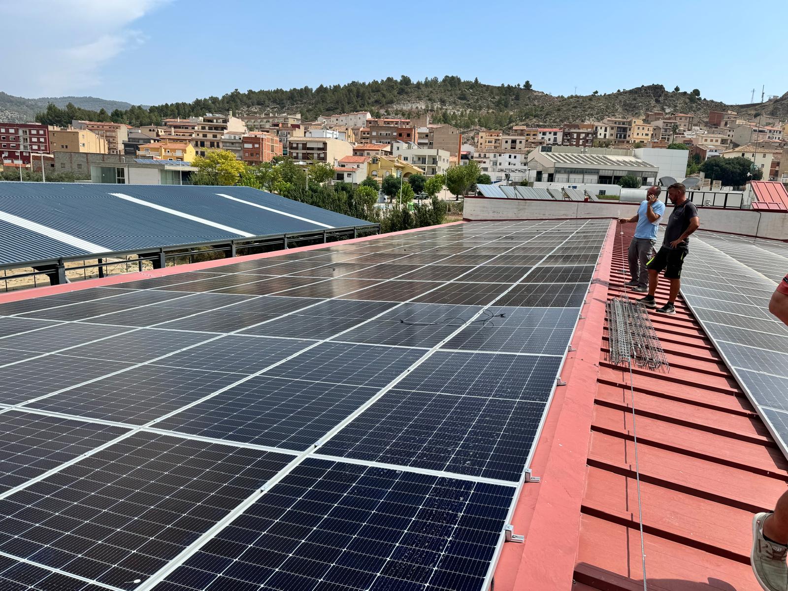 Placas solares instaladas en Tuéjar.