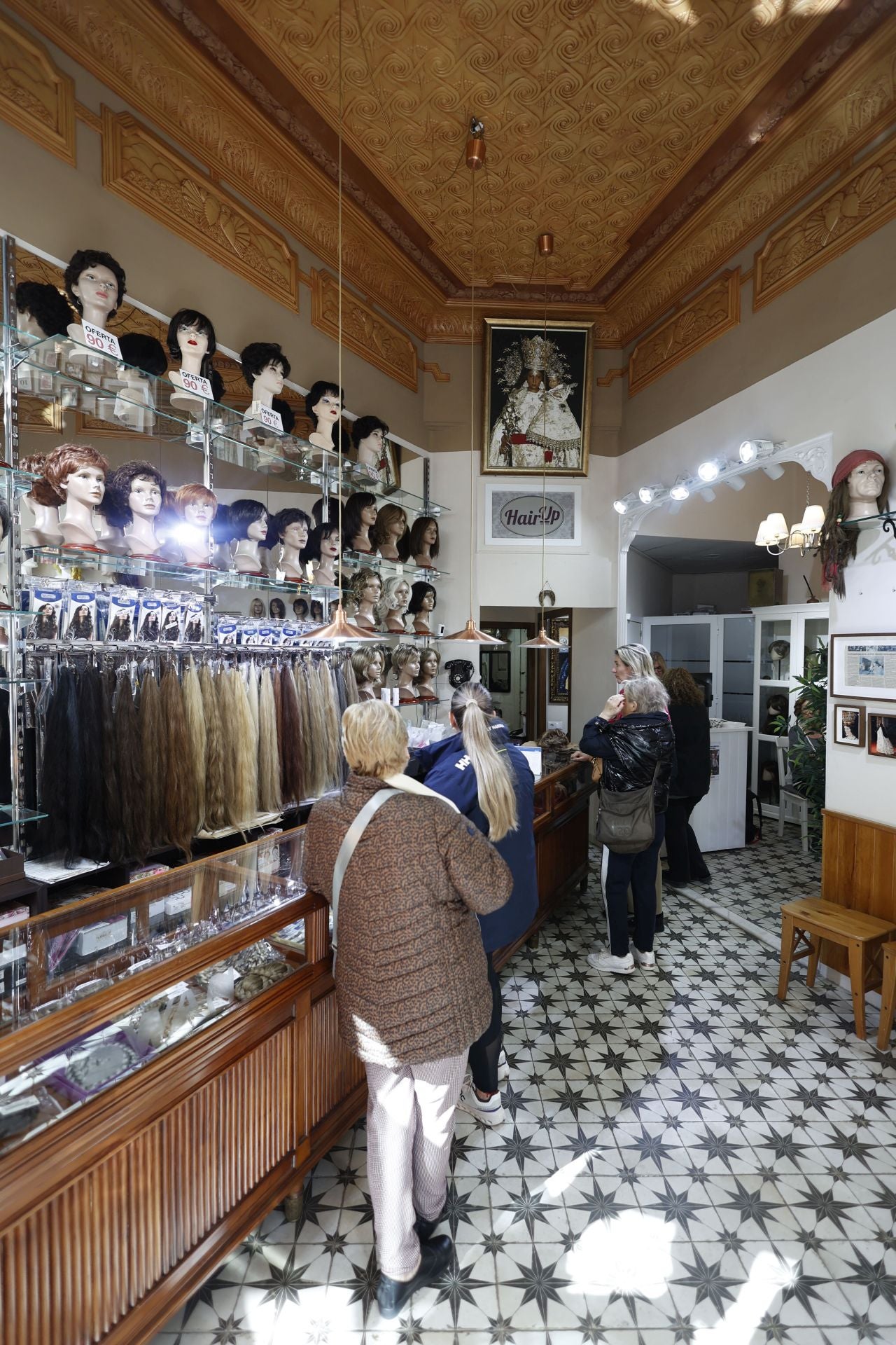 Hair Up, la tradicional tienda de pelucas de Valencia