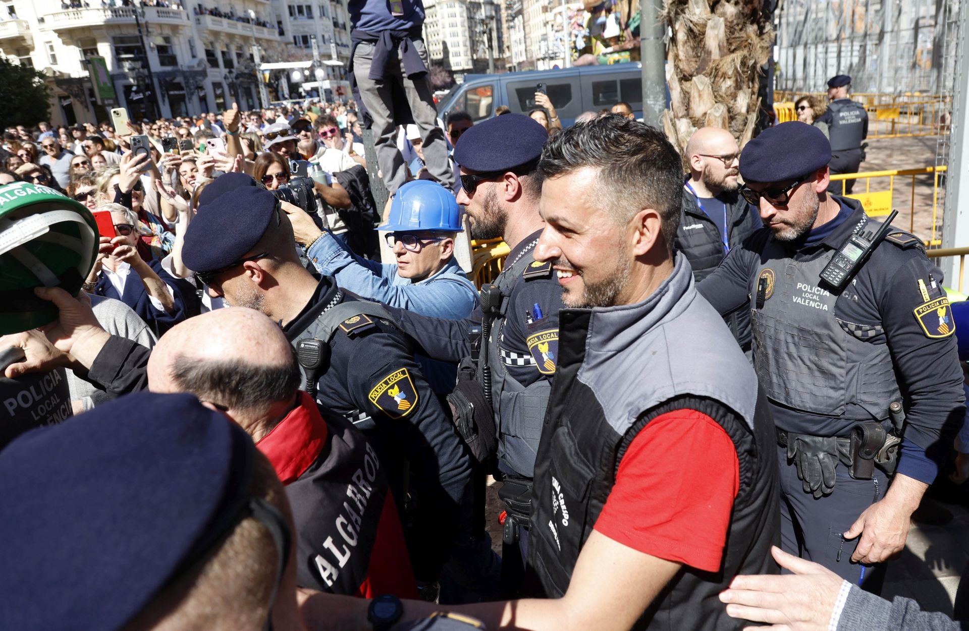 FOTOS | Así ha sido la mascletà del miércoles 12 de marzo