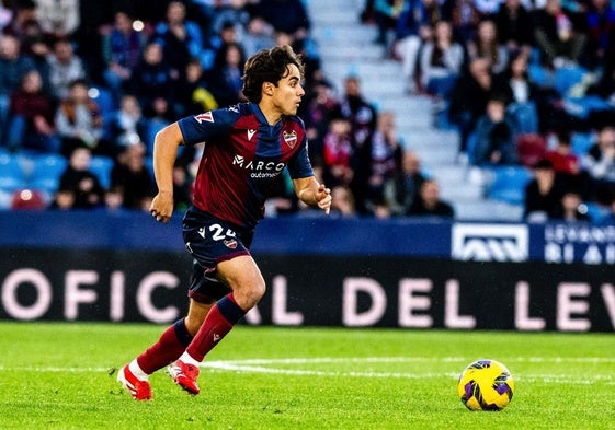 Carlos Álvarez, con el Levante.