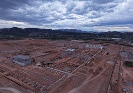 Vista aérea frontal de las obras de la gigafactoría en Sagunto.