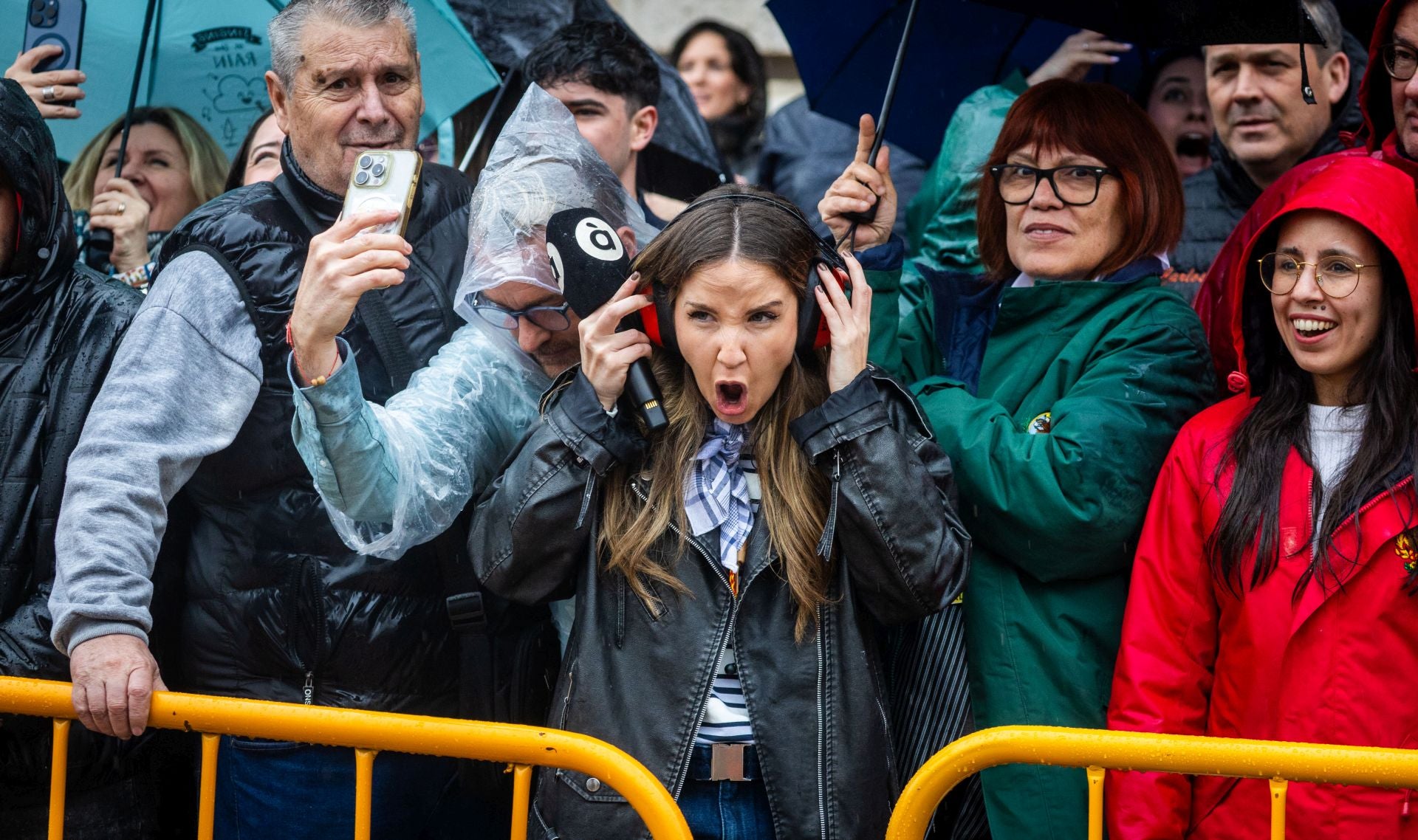 FOTOS | Así ha sido la mascletà del jueves 13 de marzo