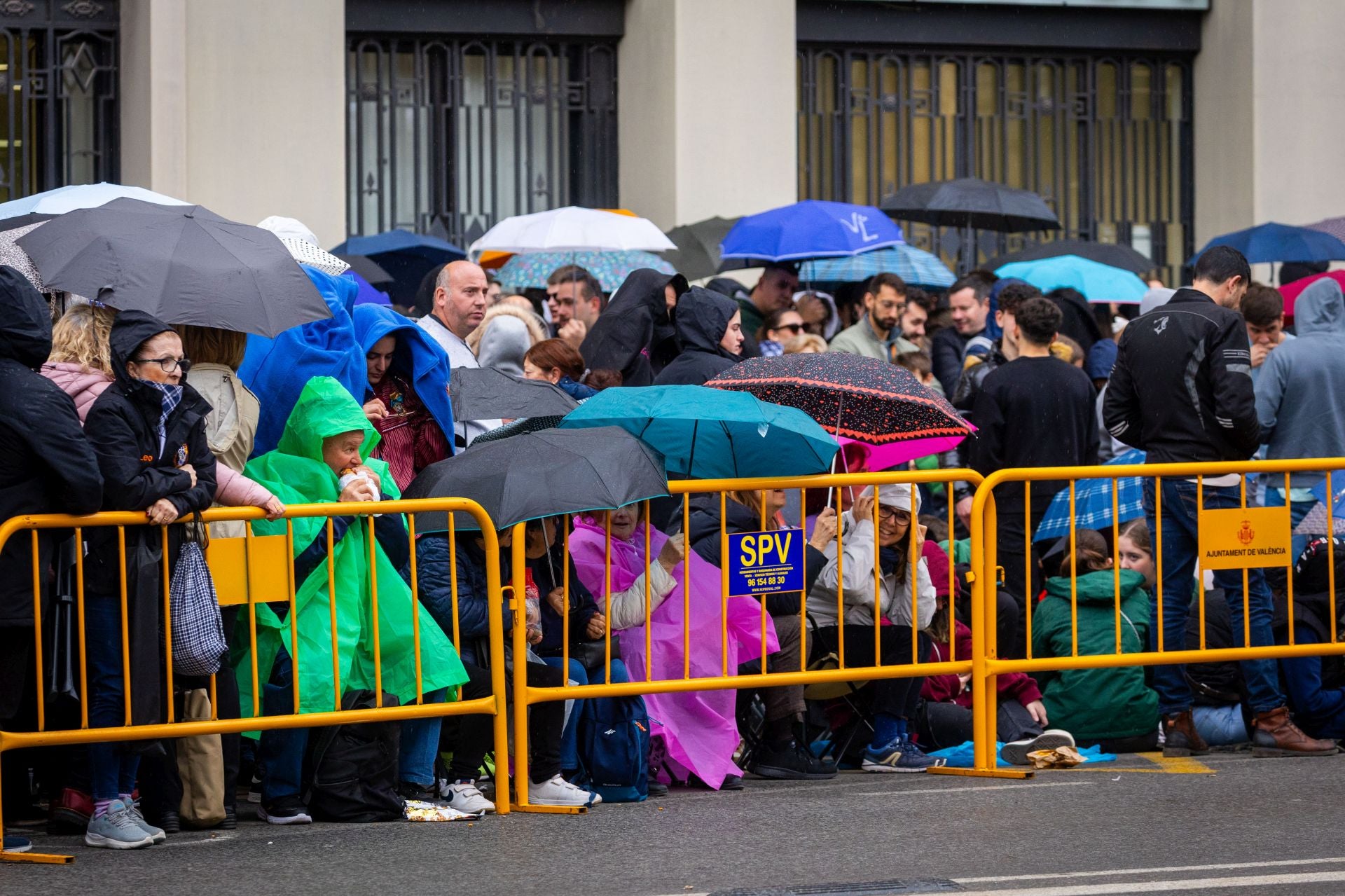 FOTOS | Así ha sido la mascletà del jueves 13 de marzo