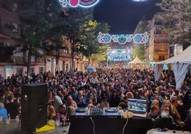 Celebración de una verbena en una falla.