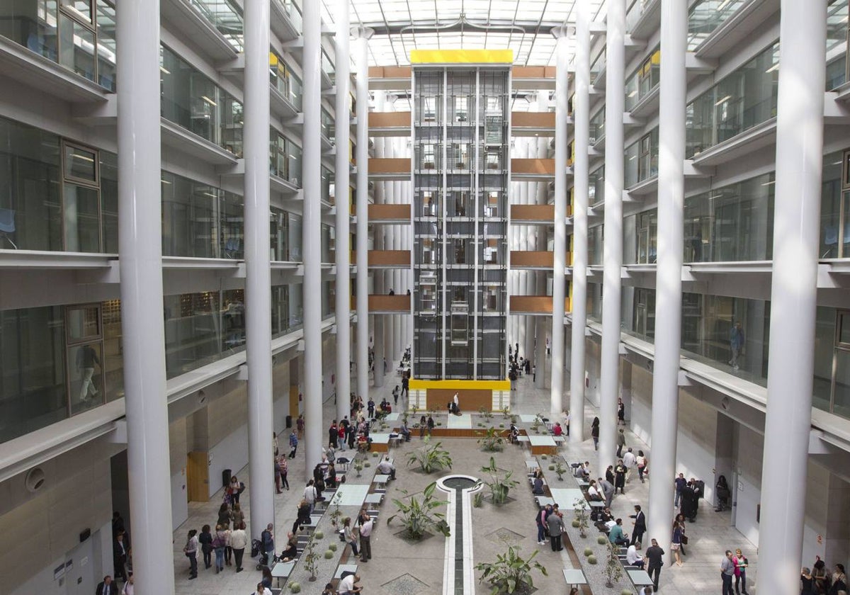 Interior de la Ciudad de la Justicia de Valencia.