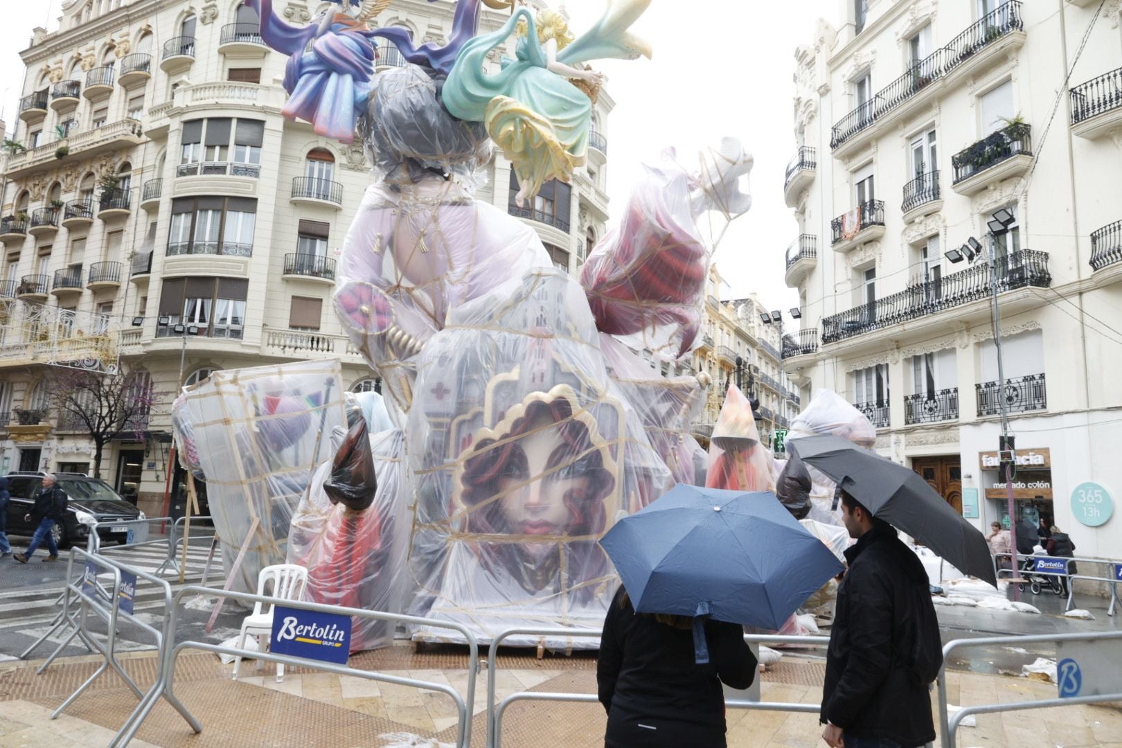 FOTOS | La lluvia amenaza la Plantà