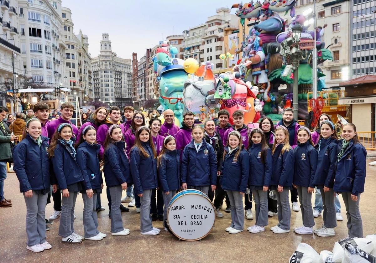 Plantà de la falla infantil de la plaza del Ayuntamiento.