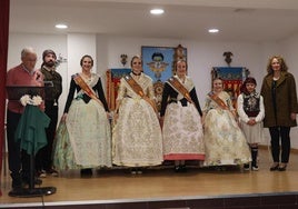 Participantes en el acto, con la alcaldesa Folgado.