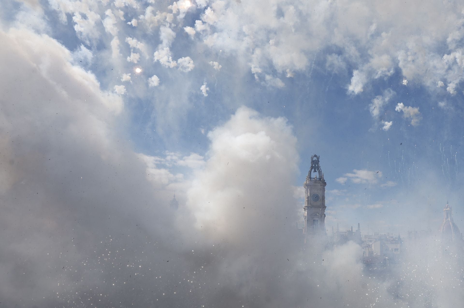 FOTOS | Así ha sido la mascletà del sábado 15 de marzo de 2025