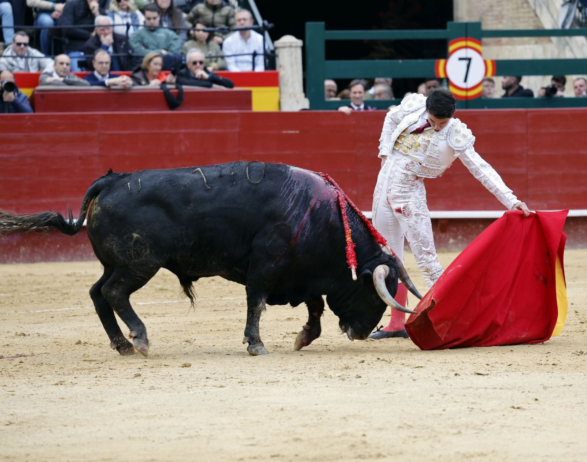 FOTOS | Así ha sido la segunda corrida de la Feria de Fallas 2025: Roca Rey, Talavante y Alejandro Chicharro