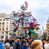 Mucha expectación este domingo por ver ya planta la falla municipal 'Fauna fallera', de Alejandro Santaeulalia y Vicente Llácer.