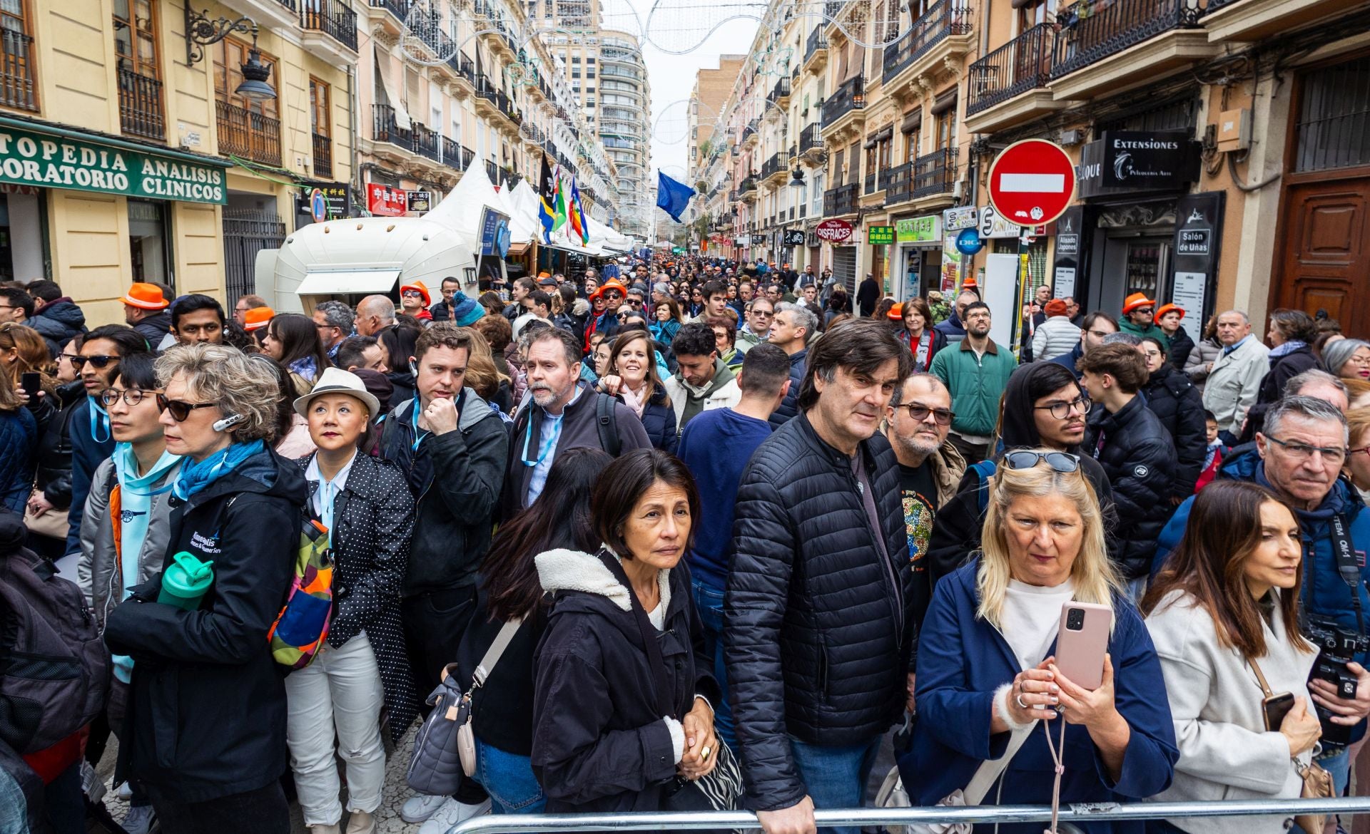 Superdomingo fallero: un recorrido por las calles y las fallas de Valencia