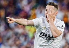 Kevin Gameiro celebrando un gol.