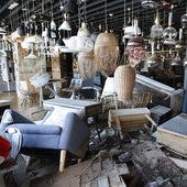 Interior de una tienda de muebles en uno de los polígonos industriales de la zona cero.