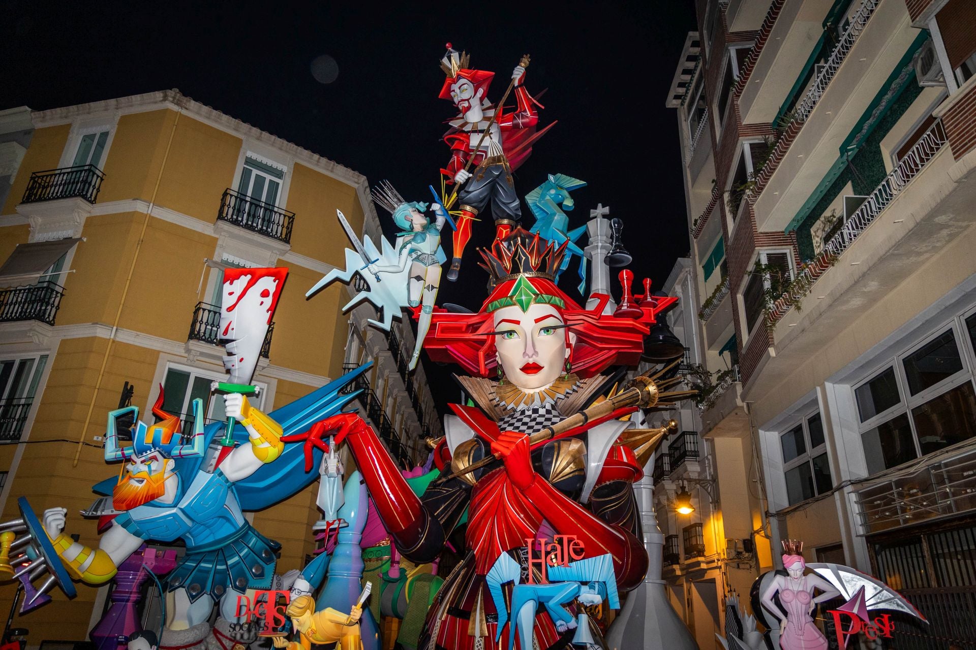 FOTOS | Espartero gana el primer premio de las Fallas en Primera A