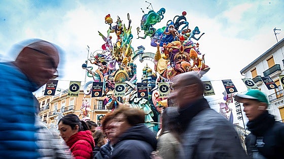 FOTOS | Colas para ver la falla ganadora, Convento Jerusalén