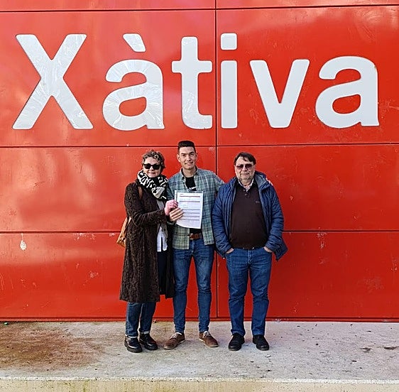 Los miembros de la nueva ejecutiva local de Compromís per Xàtiva.