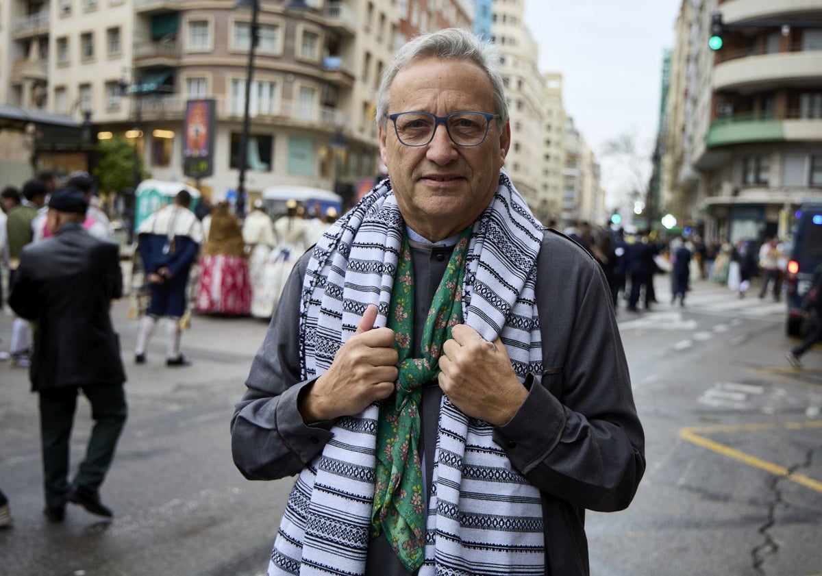 Imagen principal - Juanjo García, presidente de Sueca-Literato Azorín.