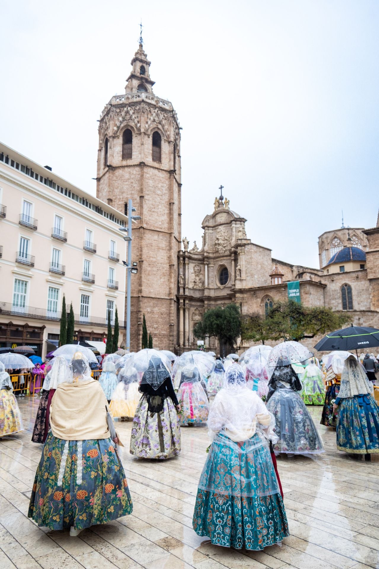 FOTOS | Segundo día de Ofrenda de las Fallas 2025