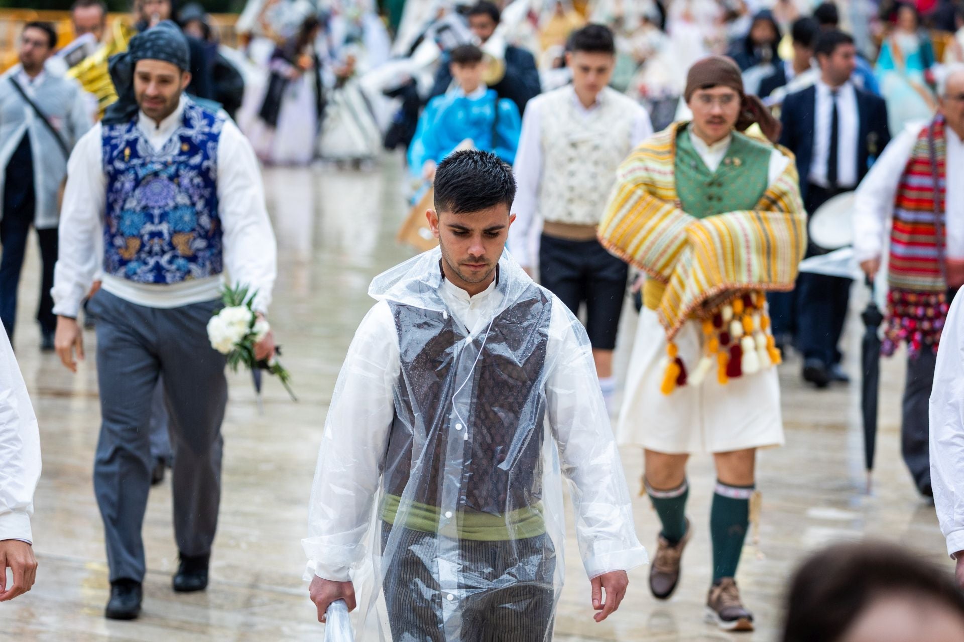 FOTOS | Segundo día de Ofrenda de las Fallas 2025