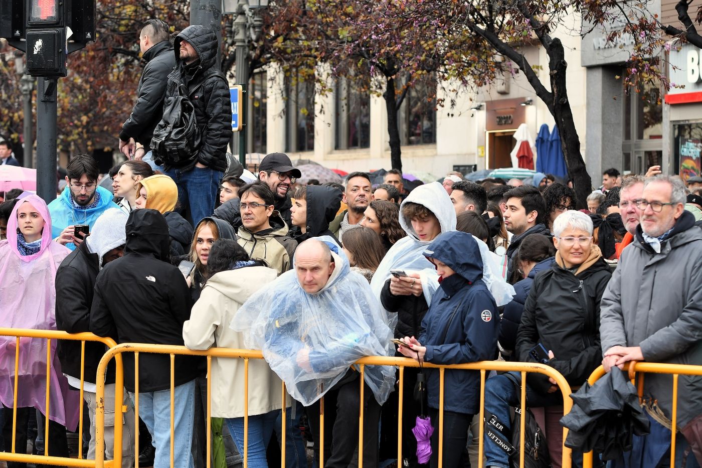 Búscate en la mascletà de este 18 de marzo