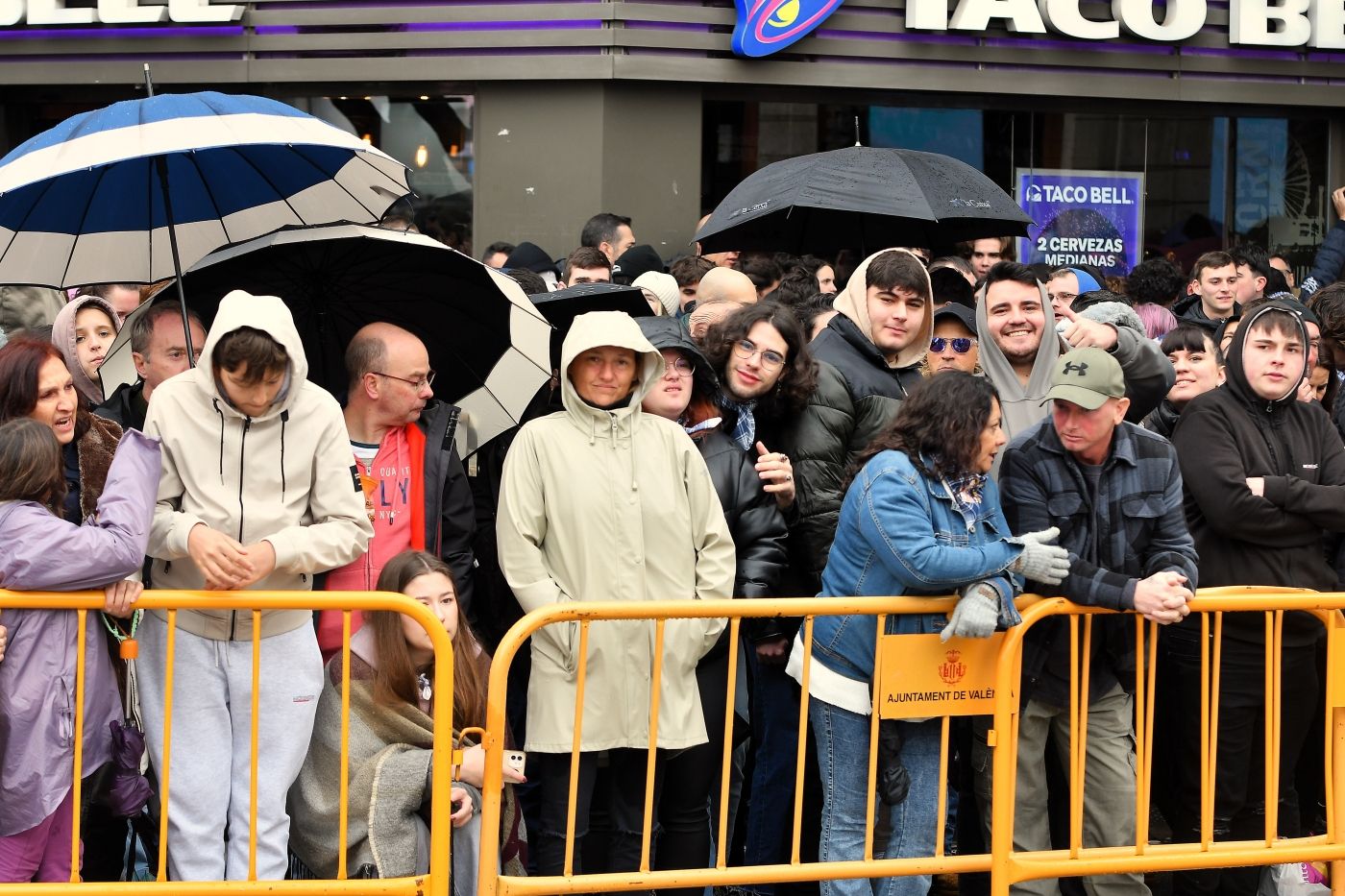 Búscate en la mascletà de este 18 de marzo