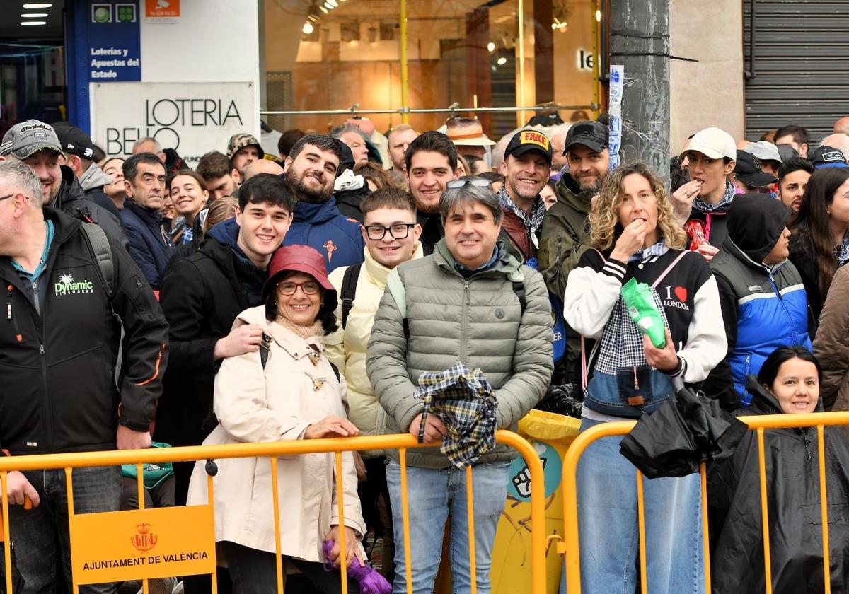 Búscate en la mascletà de este 18 de marzo