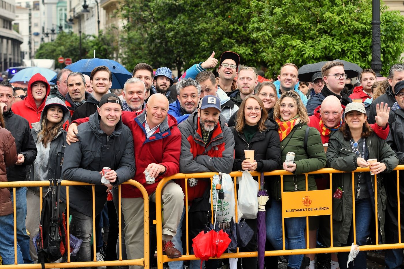 Búscate en la mascletà de este 18 de marzo