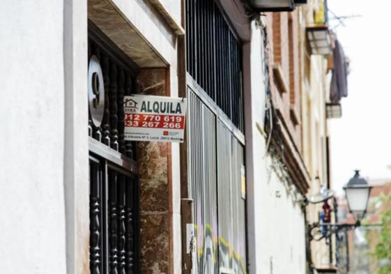 Anuncio de alquiler en una imagen de archivo