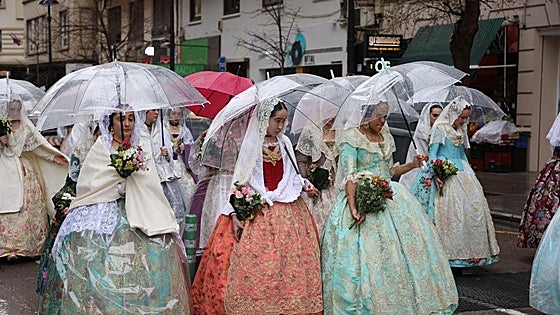 FOTOS | Segundo día de Ofrenda de las Fallas 2025