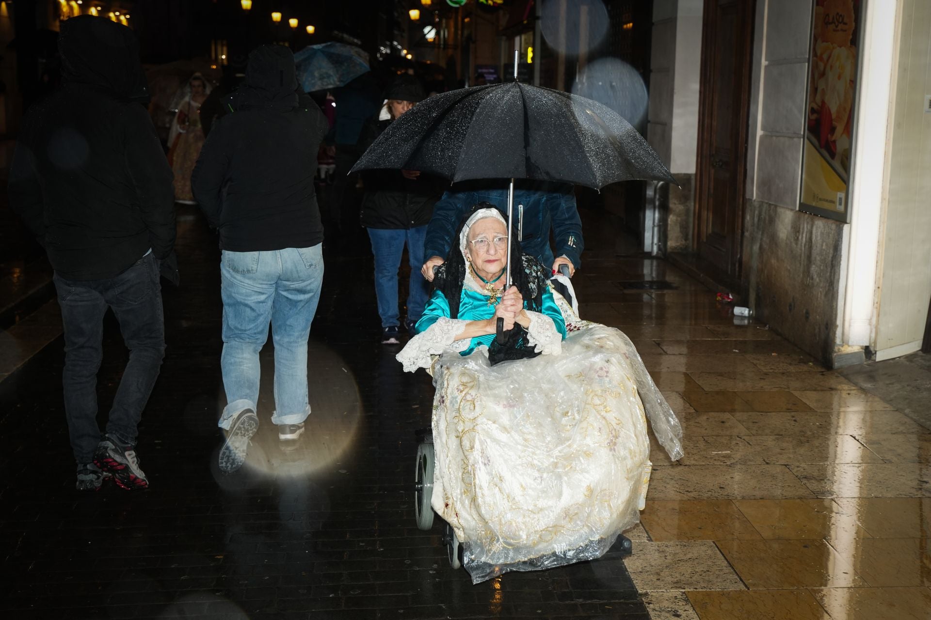 FOTOS | Segundo día de Ofrenda de las Fallas 2025