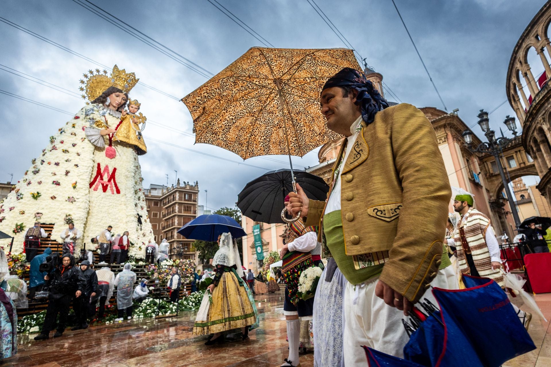 FOTOS | Segundo día de Ofrenda de las Fallas 2025